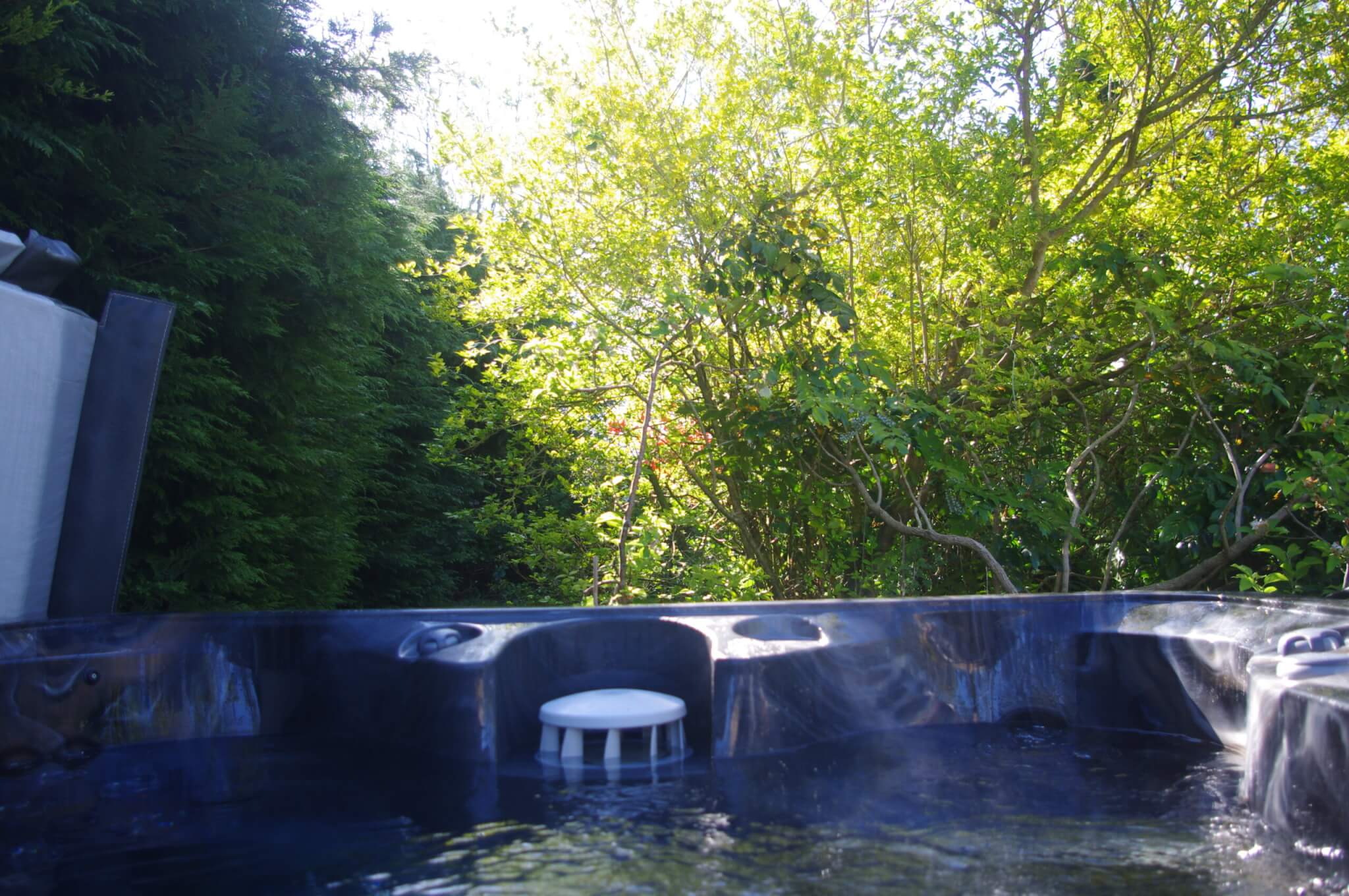 The Hot Tub In Rainbow Cottage's garden